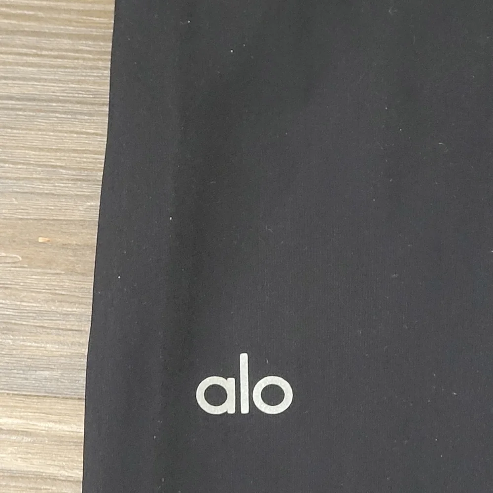 ALO Yoga charcoal leggings